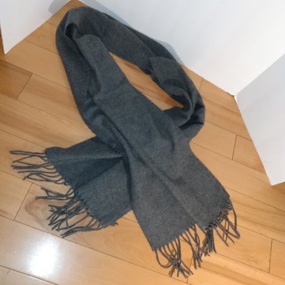 V. Fraas: Cashmink gray scarf W/ fringe. Made in Germany. - Picture 1 of 2